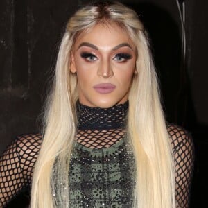 Pabllo Vittar passou a estimular seu lado digital influencer e estreitar sua relação com o mercado do marketing, fazendo parcerias em seus clipes e postagens na web: 'Começou com 'K.O', com algumas marcas que já haviam abraçado meu trabalho, e agora com 'Corpo Sensual'