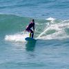 Isabella Santoni mostrou habilidade sobre as ondas em dia de surfe