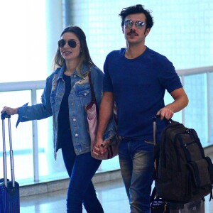 Jayme Matarazzo conta que adotou um cadela bulldog com Luiza Tellechea: 'A gente está em uma casa bonitinha, nossa primeira casa, e agora está aconchegado. Decidimos ter nossa primeira cachorrinha, a Luiza sempre quis ter e eu já tive. Sempre vivi próximo dos bichos na casa da minha mãe'