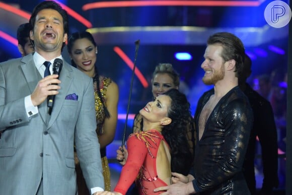 Suzana Alves deu uma chicotada em Sérgio Marone no 'Dancing Brasil'