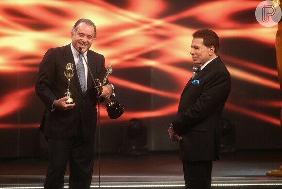 Tony Ramos vai ao SBT receber prêmios de edições passadas do Troféu Imprensa, em 27 de abril de 2014