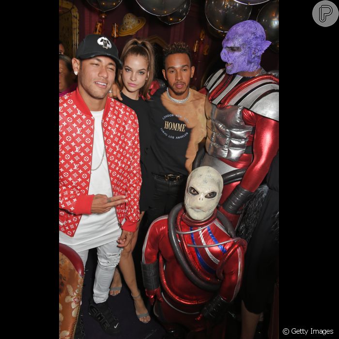 Neymar curtiu  festa da revista &#039;Love&#039;, da grife Miu Miu, com Lewis Hamilton e a húngara Barbara Palvin 