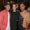 Neymar, Barbara Palvin e Lewis Hamilton se reuniram com outras modelos, incluindo Sara Sampaio, no restaurante  Knightsbridge após festa de grife