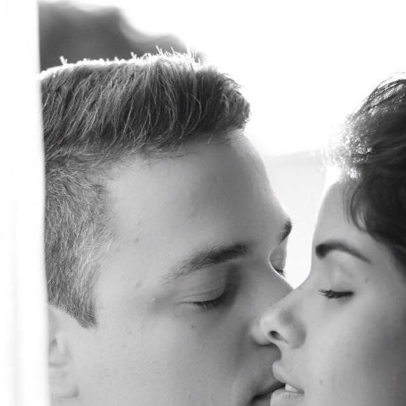Ex-BBB Munik foi pedida em casamento em dezembro de 2016