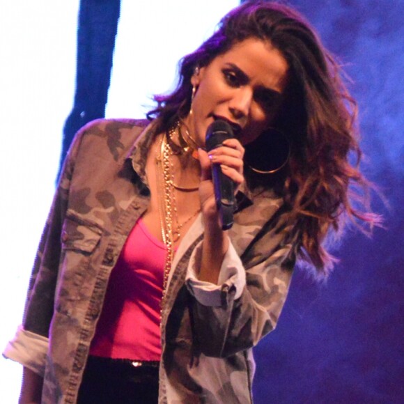 Anitta está concorrendo nas categorias de Melhor Cantora, Instagram, Melhor Show e Melhor Música no Prêmio Jovem Brasileiro