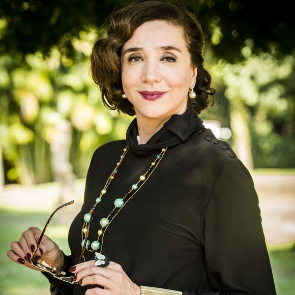 Marisa Orth será Celeste Hermínia, portuguesa cantora de fado que vive um relacionamento extraconjugal com Conselheiro Francisco (Werner Shünemann) na novela 'Tempo de Amar'