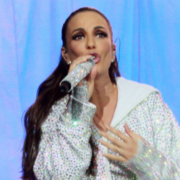 Ivete Sangalo se apresentou no 'Rock in Rio' com um casaco em homenagem ao filho, Marcelo