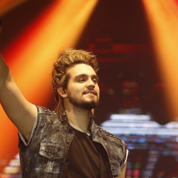 Luan Santana cantou com famosos no Villa Country na noite de quinta-feira, 21 de setembro de 2017