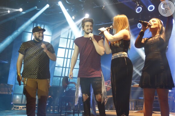 Larissa Manoela cantou com Luan Santana e Tiago Abravanel em show