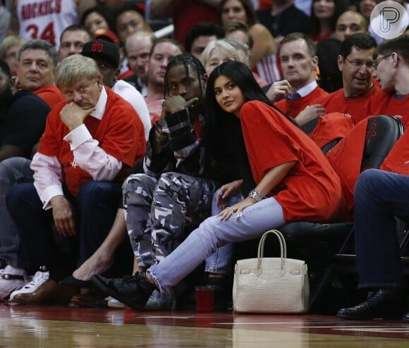 Site americano indicou que socialite Kylie Jenner espera uma filha do namorado, Travis Scott
