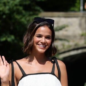 'Eu sou uma pessoa muito reservada, não gosto de falar da minha vida pessoal. Entendo quem fala, acho legal. Para mim não funciona, não me sinto confortável em dividir', explicou Bruna Marquezine