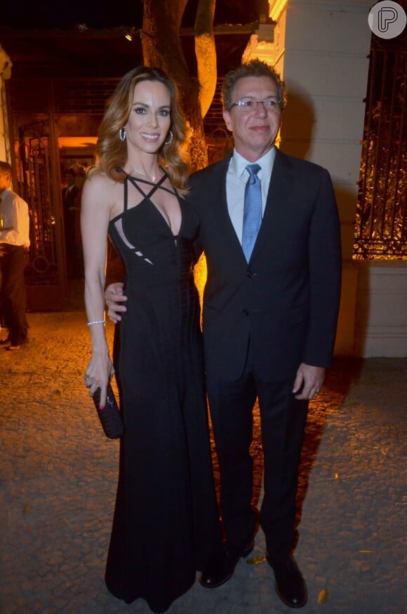 Ana Furtado e o marido, Boninho, prestigiaram o casamento de Glenda Kozlovski com o dentista e empresário Luis Tepedino, no restaurante Prado, no Jockey Club do Rio de Janeiro, na noite de sexta-feira, 22 de setembro de 2017