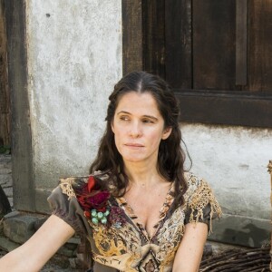Elvira (Ingrid Guimarães) se torna uma atriz de renome, na novela 'Novo Mundo'