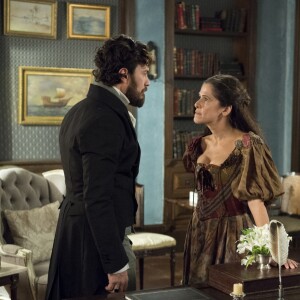 Elvira (Ingrid Guimarães) se tornou aliada de Thomas (Gabriel Braga Nunes), em uma armação contra Joaquim (Chay Suede) e Anna (Isabelle Drummond), na novela 'Novo Mundo'