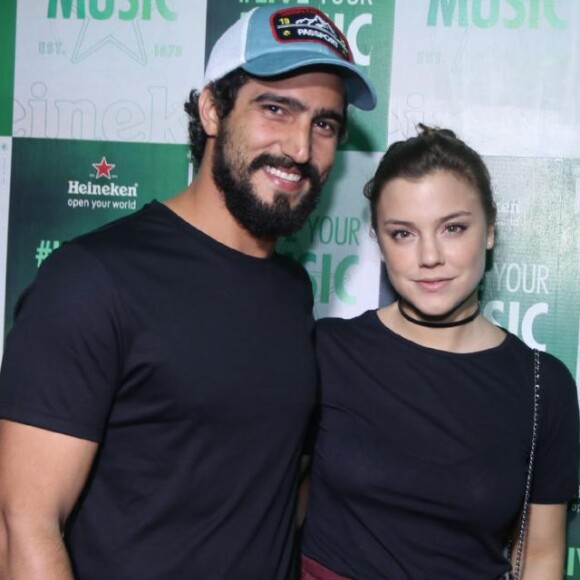 Renato Goés posa com Alice Wegmann e conta que foi curtir Rock in Rio com amigos: 'Vim ver o máximo de shows que eu conseguir. Queria ter visto a Iza no palco Sunset'