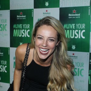 'Ela é muito forte, é uma mulher moderna, as pessoas se identificam com ela por isso', declarou Paolla Oliveira sobre Jeiza no Rock in Rio