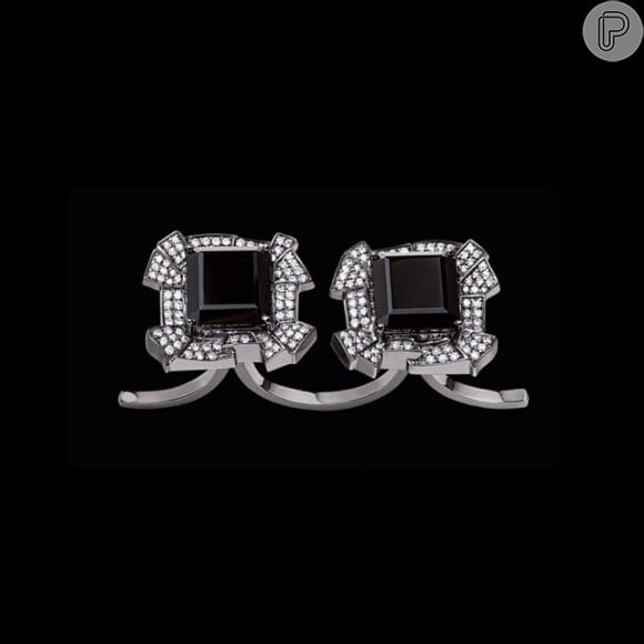 Fernanda Lima usou o poderoso anel duplo em ouro branco 18K e ródio negro com quartzo negro e diamantes no 'Superstar'. A peça é de Jack Vartanian