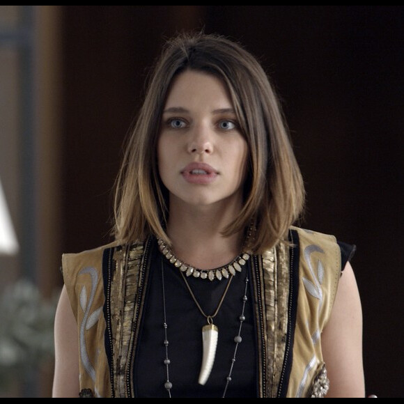 Cibele (Bruna Linzmeyer) descobre e conta para Ruy (Fiuk) que Ritinha (Isis Valverde) é bígama e o traiu com Zeca (Marco Pigossi), na novela 'A Força do Querer'