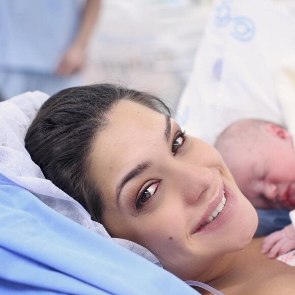 Thais Fersoza deu à luz Teodoro em 25 de julho de 2017