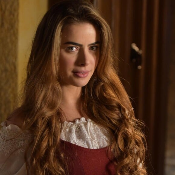 Na novela 'Belaventura'  Pietra (Rayanne Morais) foge e corre pela floresta na tentativa de encontrar o caminho correto para voltar ao castelo em Belaventura no capítulo que vai ao ar na sexta-feira, 06 de outubro de 2017