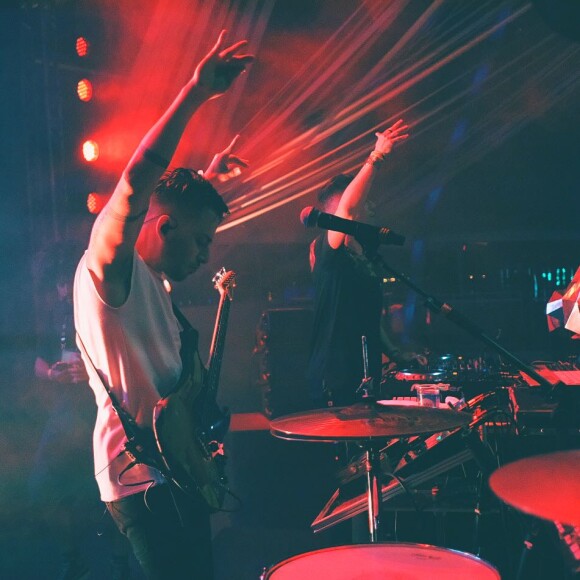 Junior Lima, que tocou nesta sexta-feira, 22, no palco Eletrônica do Rock in Rio, contou quais são as suas maiores influências musicais: 'Sou fã de Led Zeppelin, Beatles e Jimi Hendrix, e escuto até Elza Soares'