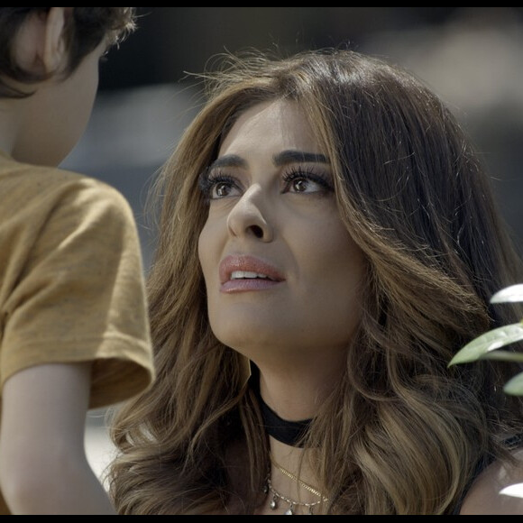 Bibi (Juliana Paes) fica sem dinheiro e decide confrontar Rubinho (Emílio Dantas) sobre a pensão do filho, na novela 'A Força do Querer'