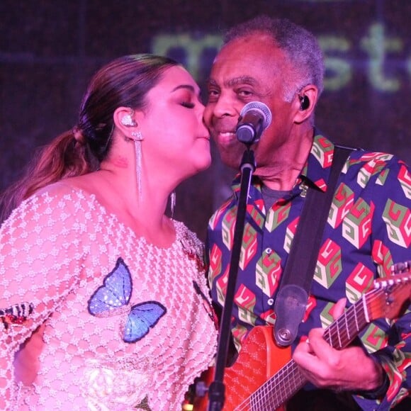 Estreia de Preta e o pai, Gilberto Gil, no Cristo Redentor foi em um show para convidados famosos e familiares