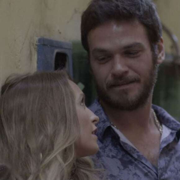 Amante de Rubinho (Emílio Dantas), Carine (Carla Diaz) vai se vingar de Bibi (Juliana Paes) em 'A Força do Querer'