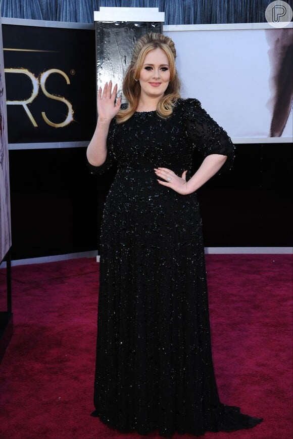 Mesmo afastada, Adele tem recebido muitos prêmios e faturado alto com os sucessos lançados, já que a britânica recebeu 12 milhões de reais somente de royalties das canções do disco “21”, 