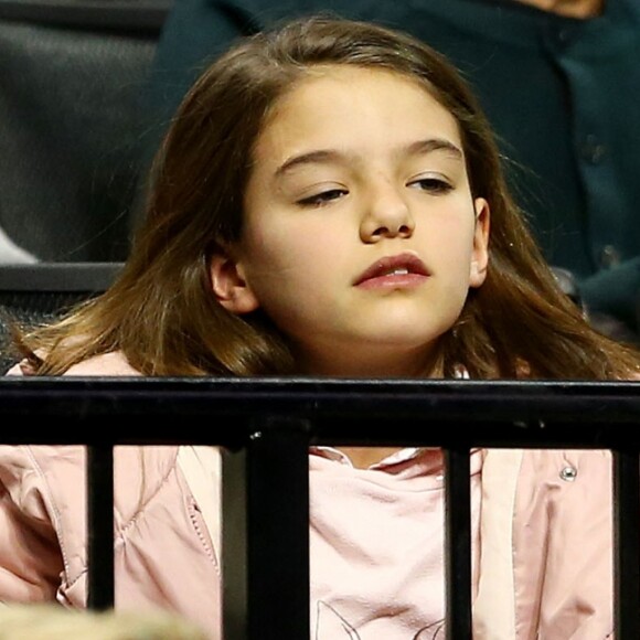 'A Katie evita até mencionar o nome dele para que a filha não volte a ter lembranças e fique triste com a ausência do pai', contou uma fonte