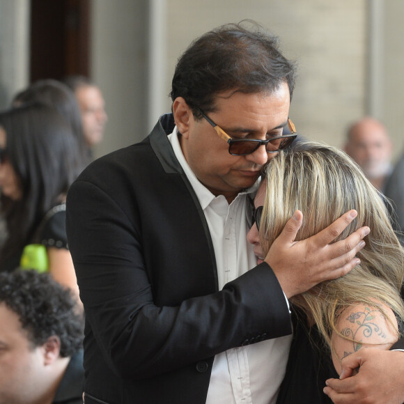 Luciana Lacerda, namorada de Marcelo Rezende, falou que foi proibida de visitar o jornalista no hospital