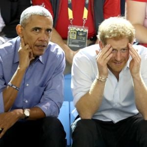 Barack Obama e Príncipe Harry se divertiram assistindo um jogo de basquete para cadeirantes no Canadá