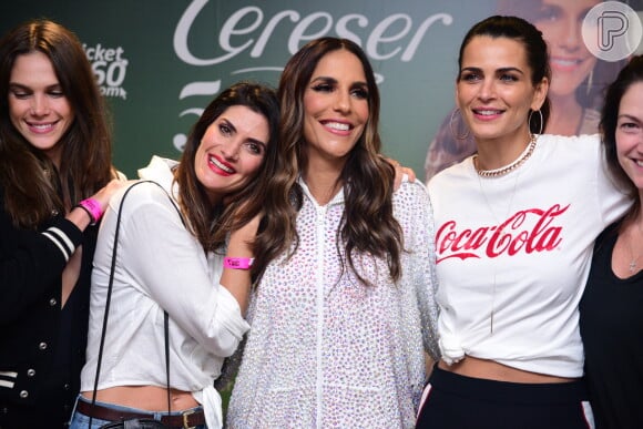 Ivete Sangalo posou com as modelos Isabella Fiorentino e Fernanda Motta