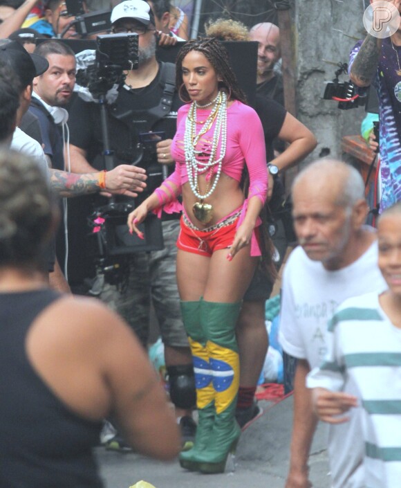 Em agosto, Anitta gravou o clipe de 'Vai, Malandra', no Morro do Vidigal, no Rio de Janeiro