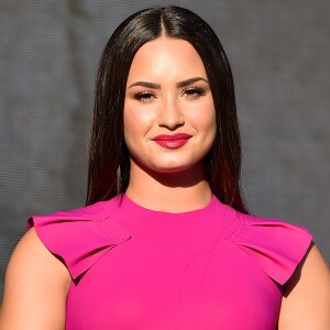 Demi Lovato ganhou uma curtida e um comentário do atleta: um emoji mostrando a língua e outro pensativo