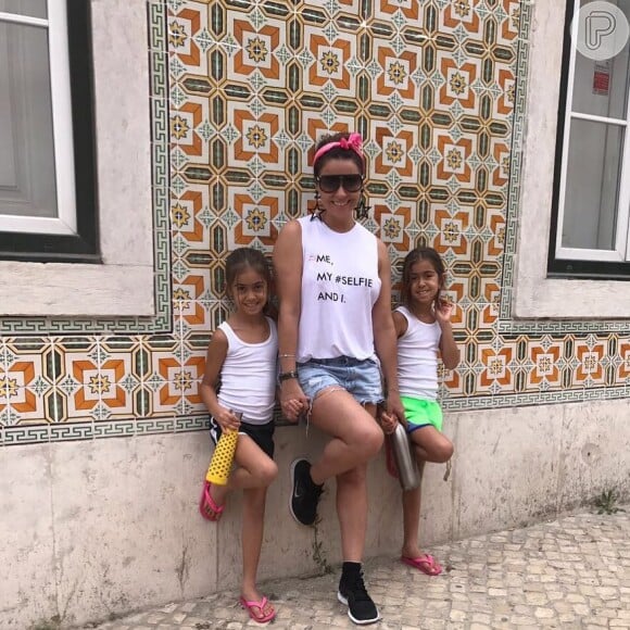 Giovanna Antonelli está em Portugal com as filhas gêmeas, Antonia e Sofia, de 4 anos