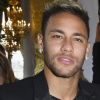 Interessado na modelo, Neymar foi a Paris Fashion Week por vários dias
