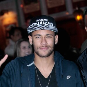 Neymar estaria vivendo um affair com a modelo Dani Braga