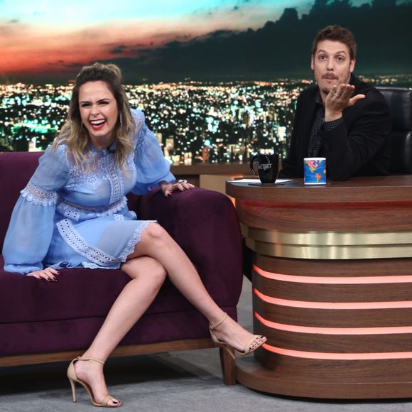 'Tenho acessos de mau humor de vez em quando, de sincericídio', afirmou Ana Paula Renault para Fábio Porchat, rebatendo o rótulo de barraqueira