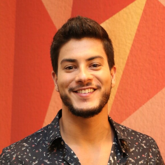 Há um mês, Arthur Aguiar elogiou Mayra Cardi em aniversário: 'Você é luz, amor e alegria'