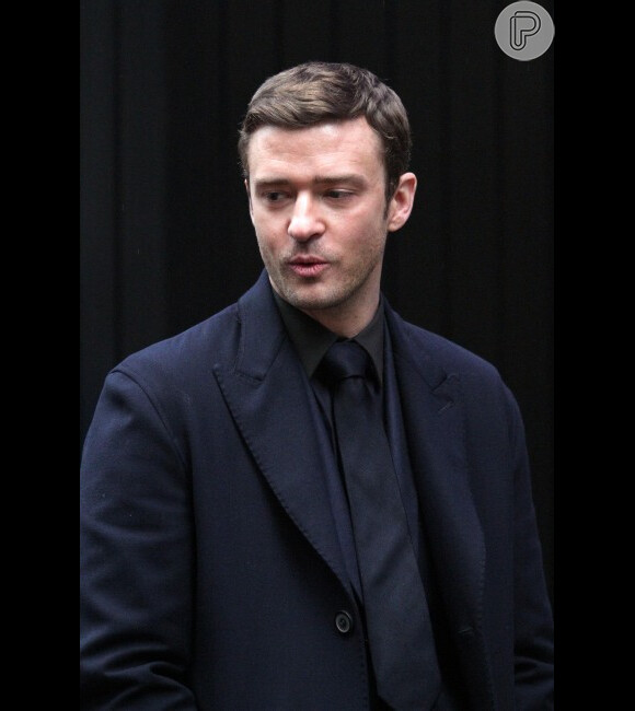Timberlake faz biquinho durante passeio por Nova York, em dezembro de 2012