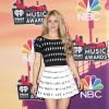 Shakira, de Azzedine Alaia, prestigia o IHeartRadio Music Awards 2014