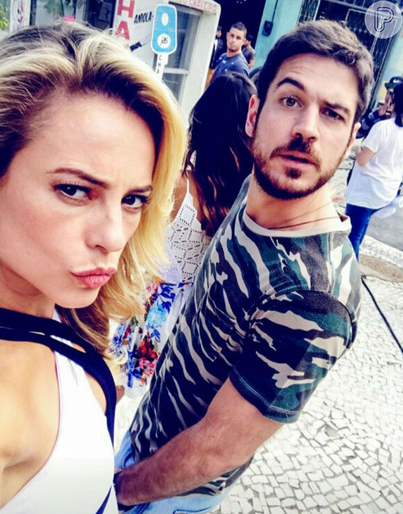 Paolla Oliveira se divertiu com Marco Pigossi nos bastidores de 'A Força do Querer' e publicou foto no Instagram nesta terça-feira, 3 de outubro de 2017