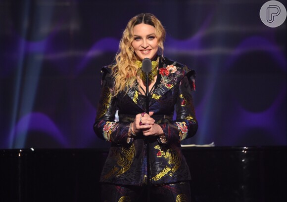 Os internautas pediram uma parceria de Madonna com MC Kevinho após o vídeo das gêmeas cantando 'Olha a Explosão'