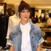 Fernanda Paes Leme caprichou na delineador da maquiagem para o evento da Colcci na loja do Morumbi Shopping, em São Paulo, nesta terça-feira, 3 de outubro de 2017