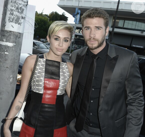 Miley Cyrus revelou que tem muito ciúme do noivo, Liam Hemsworth