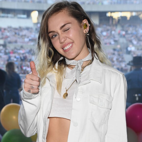 'A razão pela qual isso foi a melhor coisa que já aconteceu na minha vida é porque foi quando eu reconheci o meu poder', disse Miley Cyrus