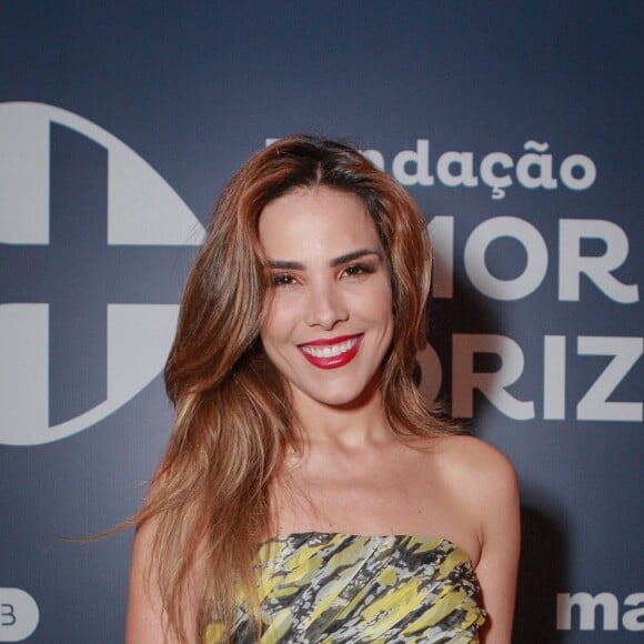 Wanessa Camargo brinca com fãs sobre compras no Twitter nesta quinta-feira, dia 05 de setembro de 2017