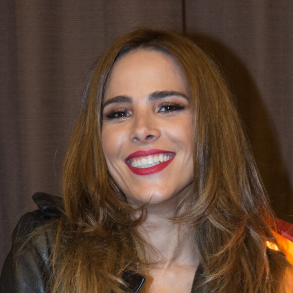 'Amore, eu também parcelo minhas compras. Tá? Só pra constar!', escreveu Wanessa no Twitter