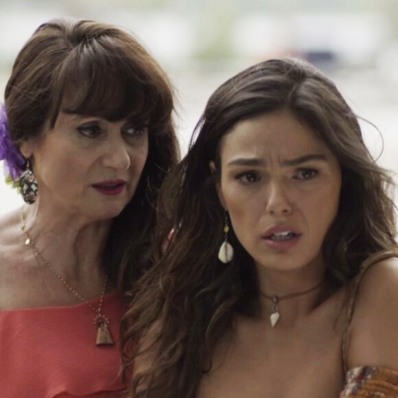 Ritinha (Isis Valverde) fica arrasada por ter que entregar Ruyzinho (Lorenzo Souza) e jura que vai se vingar de Joyce (Maria Fernanda Cândido), na novela 'A Força do Querer'